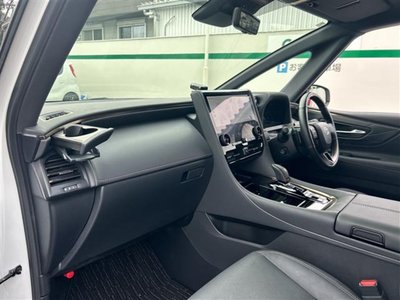 2024 Toyota ALPHARD — миниатюра 18