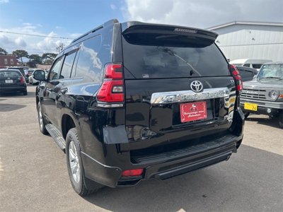 TOYOTA LAND CRUISER PRADO - 9