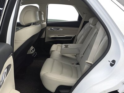 2023 Genesis GV70 — миниатюра 18