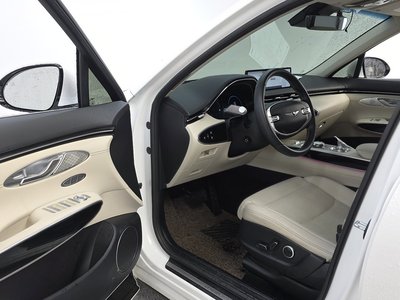 2023 Genesis GV70 — миниатюра 13