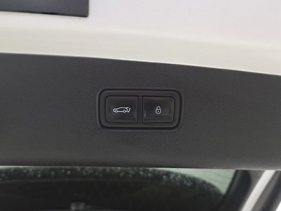2023 Genesis GV70 — миниатюра 26