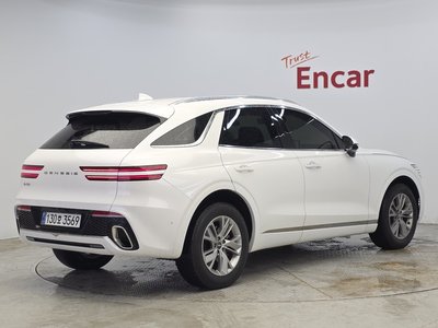 صورة 3 لـ 2023 Genesis GV70