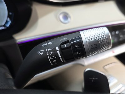 2023 Genesis GV70 — миниатюра 28