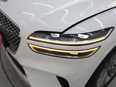 صورة 9 لـ 2023 Genesis GV70