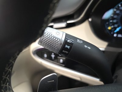 2023 Genesis GV70 — миниатюра 29