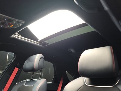 2022 Genesis GV70 thumbnail 18