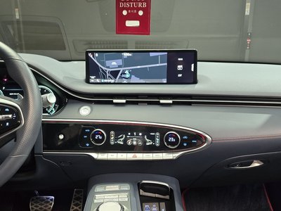 2022 Genesis GV70 thumbnail 14