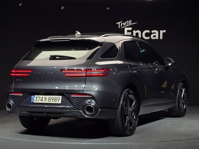 صورة 3 لـ 2022 Genesis GV70