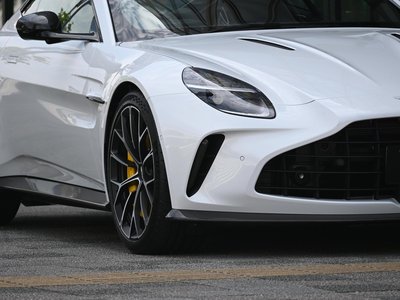 ASTON MARTIN VANTAGE - 4