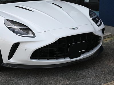 ASTON MARTIN VANTAGE - 8