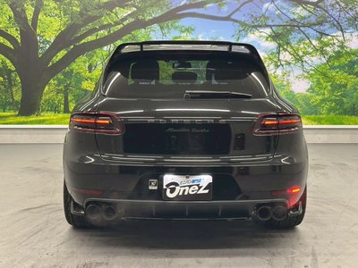 PORSCHE MACAN - 10