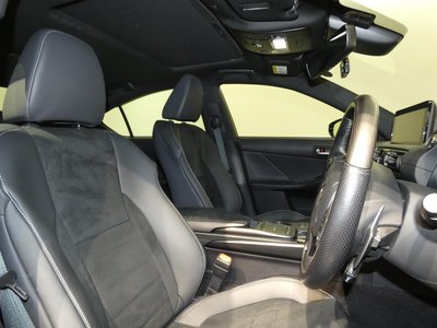 صورة مصغرة 22 لـ 2023 Lexus IS