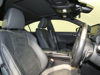 صورة مصغرة 40 لـ 2023 Lexus IS