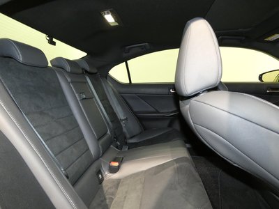 صورة مصغرة 41 لـ 2023 Lexus IS