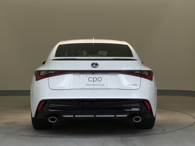 صورة مصغرة 35 لـ 2023 Lexus IS