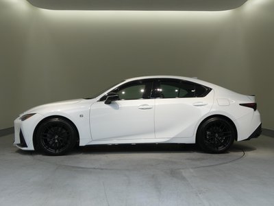 صورة مصغرة 33 لـ 2023 Lexus IS