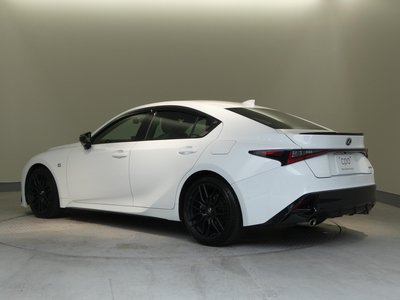 صورة مصغرة 16 لـ 2023 Lexus IS