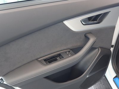 صورة مصغرة 34 لـ 2024 AUDI Q8