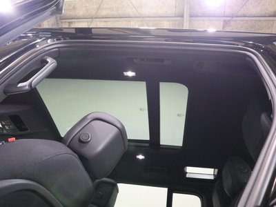 LAND ROVER DEFENDER - 10