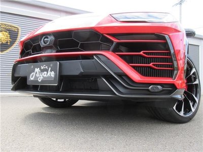 LAMBORGHINI URUS - 7