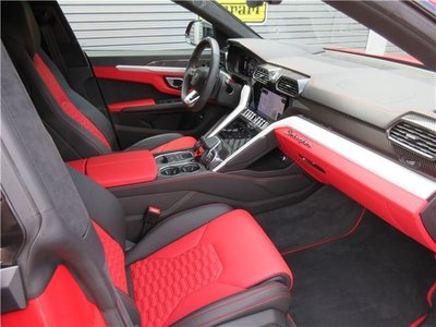 LAMBORGHINI URUS - 2