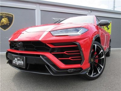 LAMBORGHINI URUS - 6