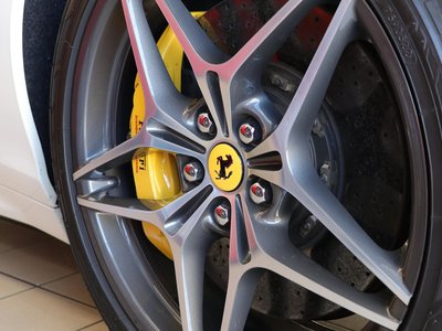 FERRARI CALIFORNIA T - 9