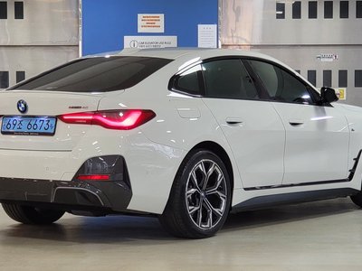 BMW I4 - 4