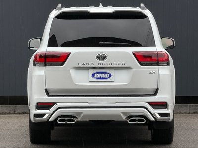 TOYOTA LAND CRUISER 300 - 8