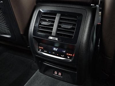 2024 BMW X4 thumbnail 19