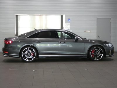 صورة 7 لـ 2025 AUDI S8