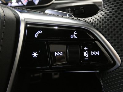 صورة مصغرة 13 لـ 2025 AUDI S8