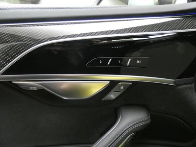 صورة مصغرة 79 لـ 2025 AUDI S8