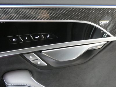 صورة مصغرة 93 لـ 2025 AUDI S8