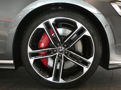 صورة مصغرة 124 لـ 2025 AUDI S8