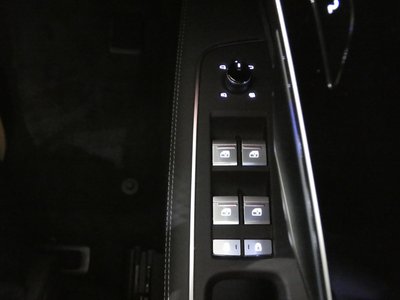 صورة مصغرة 19 لـ 2025 AUDI S8