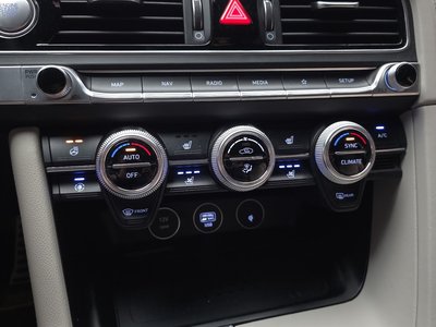 2021 Genesis THE NEW G70 — миниатюра 18