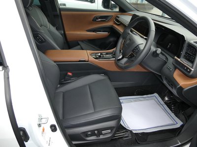 صورة 8 لـ 2025 Toyota CROWN CROSSOVER