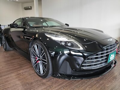 ASTON MARTIN DB12
