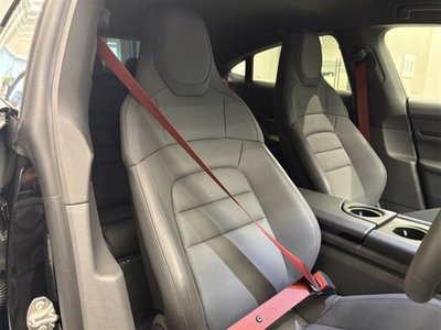 صورة مصغرة 12 لـ 2021 Porsche TAYCAN