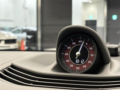 صورة مصغرة 16 لـ 2021 Porsche TAYCAN