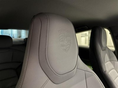 صورة مصغرة 13 لـ 2021 Porsche TAYCAN