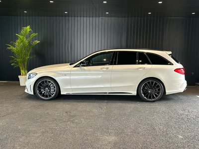 2020 Mercedes-BENZ C-CLASS AMG photo 2