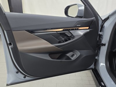 صورة مصغرة 14 لـ 2025 BMW 5 SERIES