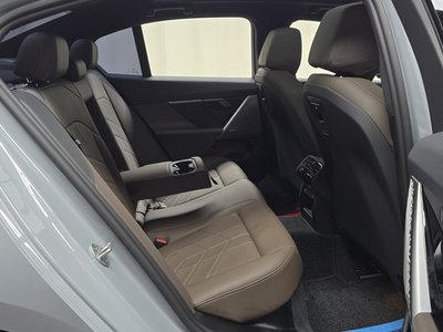 صورة مصغرة 17 لـ 2025 BMW 5 SERIES
