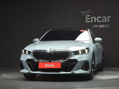 صورة 2 لـ 2025 BMW 5 SERIES