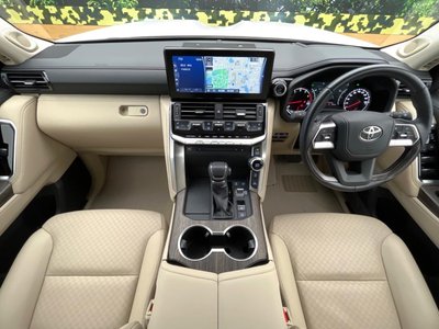 TOYOTA LAND CRUISER 300 - 2