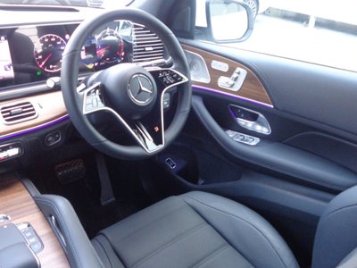 2025 Mercedes-BENZ GLS — миниатюра 35