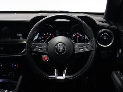 2019 ALFA Romeo STELVIO 照片 5