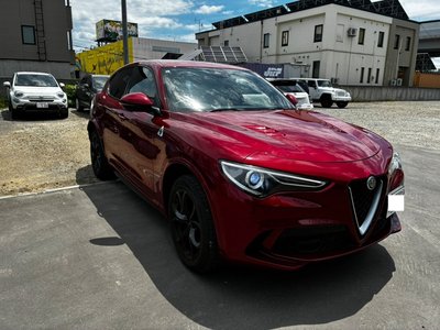 صورة 2 لـ 2019 ALFA Romeo STELVIO